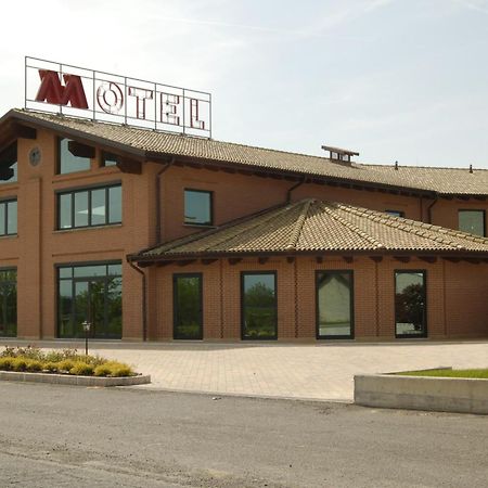 Hm Motelhotel Castellazzo Bormida Экстерьер фото