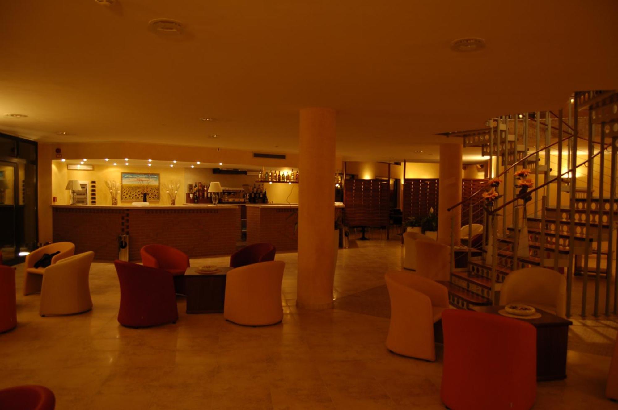 Hm Motelhotel Castellazzo Bormida Экстерьер фото