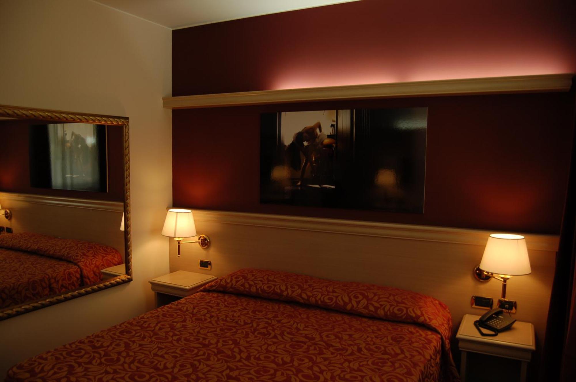 Hm Motelhotel Castellazzo Bormida Экстерьер фото